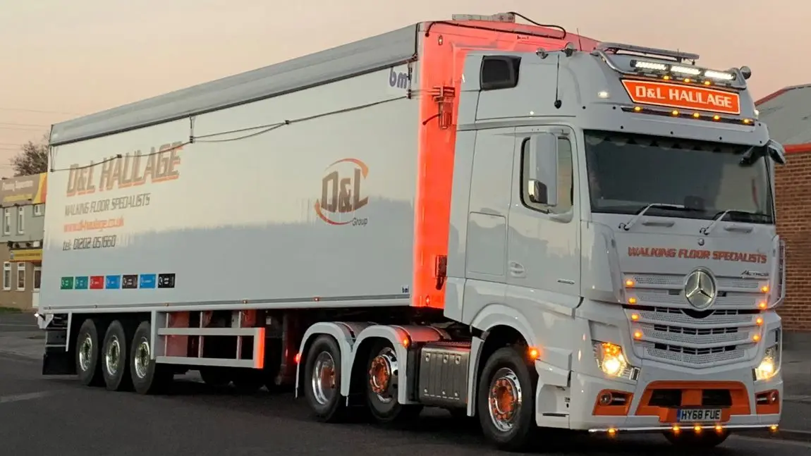 Mercedes-Benz Actros 2553LS (GigaSpace)